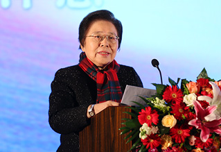 全国政协人口资源环境委员会副主任江泽慧致辞