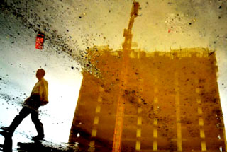 地产泡沫之殇：众多三四线城市新区宛若鬼城