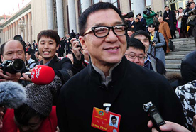 关注两会：明星委员受追捧