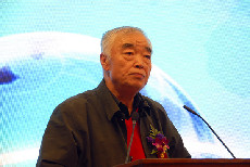 中国社科院旅游研究中心副主任李明德发言
