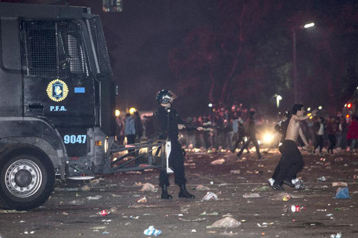 阿根廷人世界杯狂欢时发生骚乱