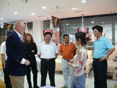 为外国客商推介叠石桥贸易试点