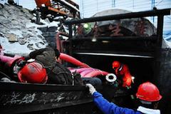 七台河市一煤矿发生透水事故 仍有14人被困井下[组图]