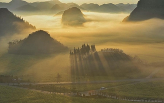 生態中國&middot;七彩雲南四時春