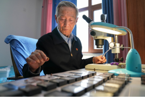 岁月无言 弹道有痕