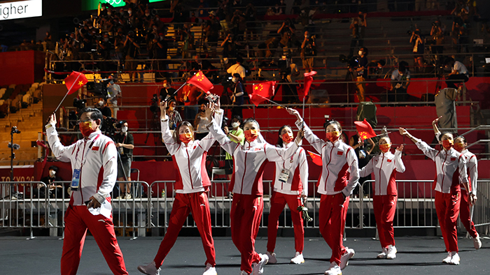 钟华论：青春无悔，强国有我