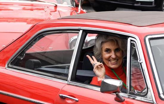 老爺車巴黎冬季巡遊