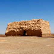 小方盘城遗址近景