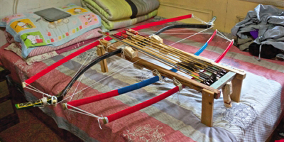 六旬翁研读古籍 自制失传&ldquo;诸葛连弩&rdquo;和&ldquo;神臂弓&rdquo;