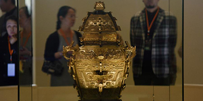 国宝青铜器皿方罍盖身合体后首次向公众展出