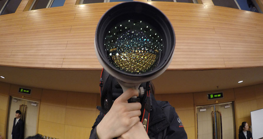 换个视角看两会