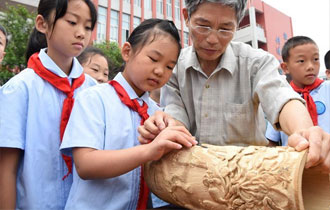 重庆：非遗文化进校园
