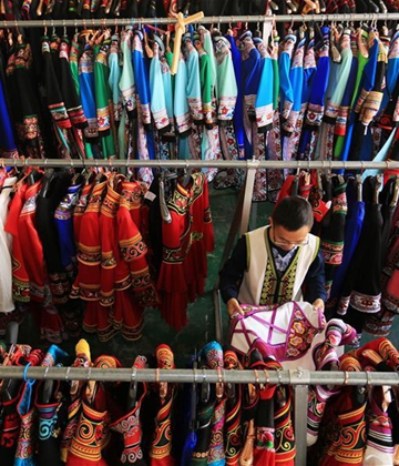 &ldquo;彝针彝线&rdquo;织好民族服饰创业梦