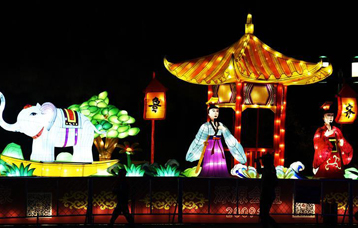 趵突泉迎春花灯准备就绪