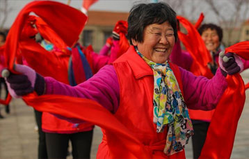 山东荣成：民俗表演迎新春