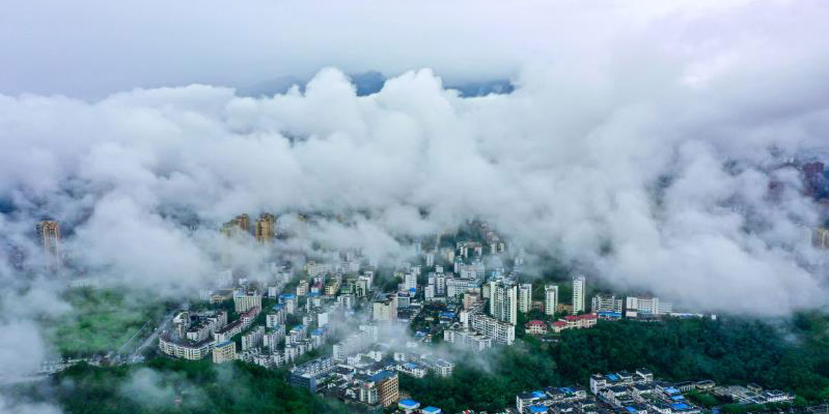 秭归县城雨后美丽云景