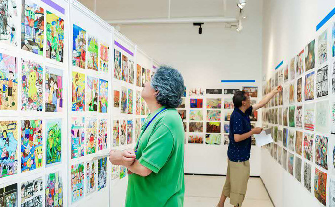 第二届全国少儿美展终评现场