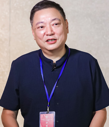 佘玉奇：小朋友的天真烂漫是常人所不能及的