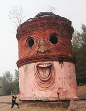 街头墙上的&ldquo;艺术脸&rdquo;