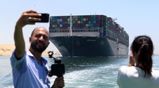 &ldquo;长赐&rdquo;号货轮驶离苏伊士运河