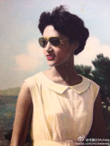 李嘉欣妈妈年轻时美照