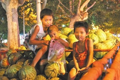 9岁农村娃绝食两天买滑冰鞋从未向家人要过玩具