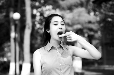 &ldquo;雪糕校花&rdquo;网络走红 忆8年中国留学时光