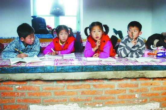 农村四胞胎考上大学 父称&ldquo;再苦也要走出去&rdquo;