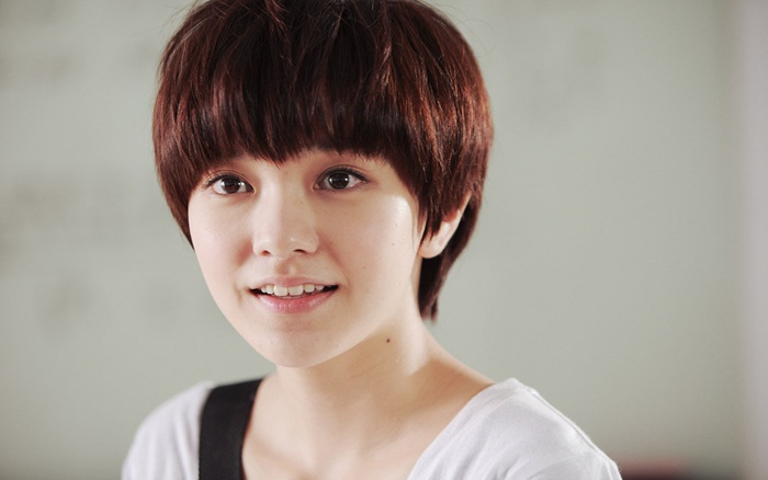 短发的郭采洁也可以清新可爱