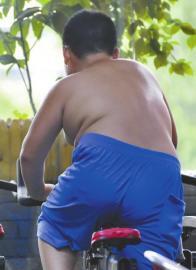 学生出境游夏令营 一月花费六万元