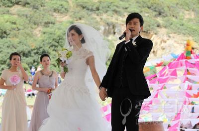  汤唯电影朝圣变结婚 明星婚礼花样百出 