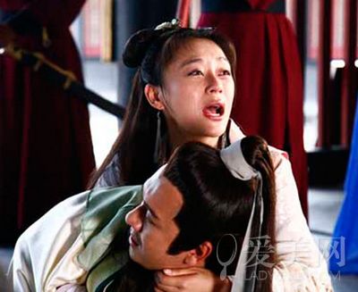  胡杏儿变囧袁姗姗暴丑 哭相不忍直视的女星 