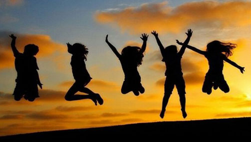 聚焦"毕业季":弹指4年&middot;致永不散场的青春