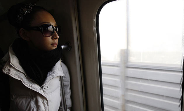 高清组图 镜头记录追梦的女孩：带着妈妈艺考