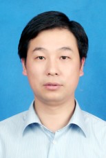 中南大学辅导员：易险峰