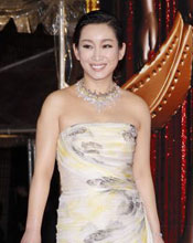 秦海璐独自走红毯 穿水墨长裙身形发福