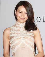 高圆圆一身裸色晚礼服亮相 雅致清新