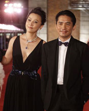 梁朝伟刘嘉玲夫妇黑衣压轴红毯 气场十足