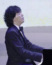 李云迪为金像奖弹奏金曲 缅怀优秀电影人