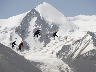 青藏高原上空的电力&ldquo;天路&rdquo;