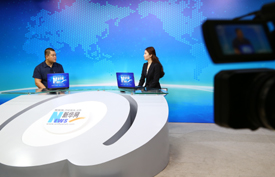 访谈嘉宾与主持人交流