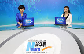 访谈嘉宾与主持人合影