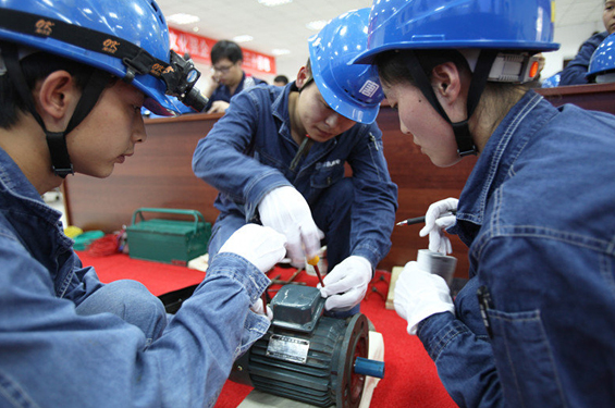 彭水水电公司&mdash;&mdash;五连冠＋优胜班组 全国安康杯竞赛喜获&ldquo;双黄蛋&rdquo;