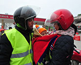 一家三口的春运路