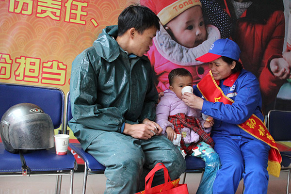 中国石化梧州都连驿站有位热心大姐