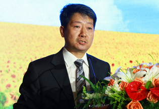 能源局新能源司副司长梁志鹏致辞