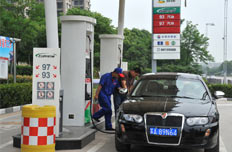 江苏石油创新迷你“绿岛”便民加油站