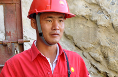 果子沟巡线员李万昭