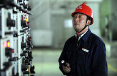 尤天军：26年执着坚守 苦修成“工人教授”