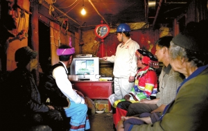 “电力天路”点亮藏家新生活